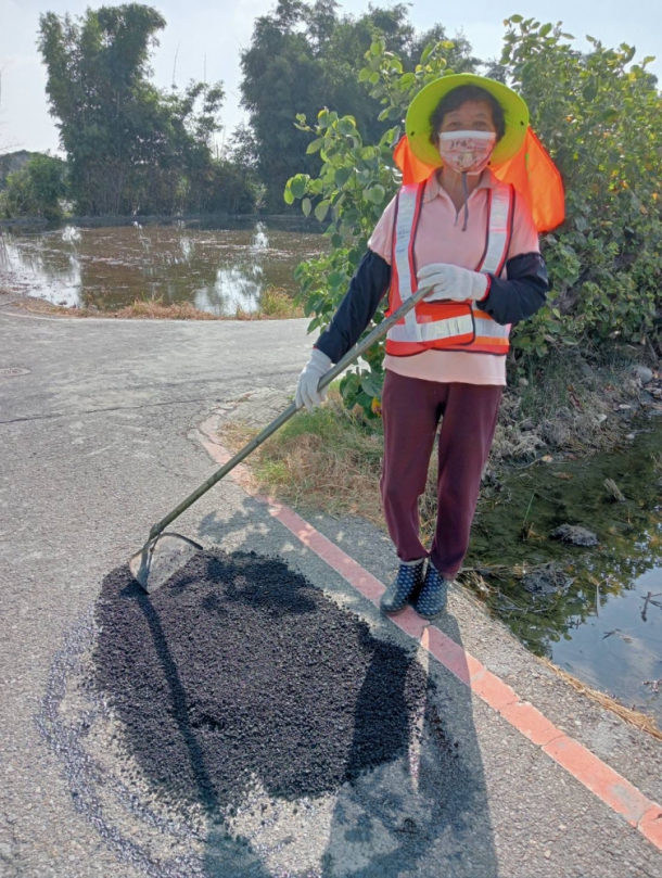 台中市大安區龜殼里73歲婦女高卓寶蓮愛心義舉獲得各界好評  膺選今年大安好人好事代表