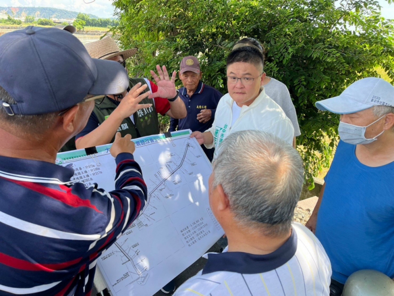 改善台中市大甲區孟春里多處殘破農路  立委蔡其昌與台中市議員施志昌爭取改善工程費約420萬  預計明年一月完工