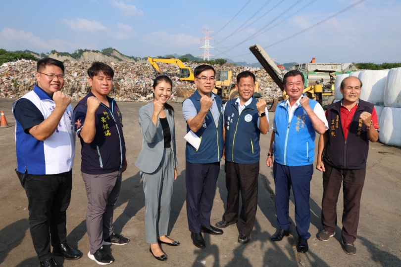 環境部長彭啟明視察草屯堆置垃圾山移除成果 力挺縣府興建再生能源中心