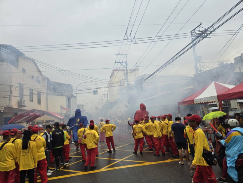 梧棲浩天宮徒步繞境進香回鑾   中市海線地區受到熱烈恭迎