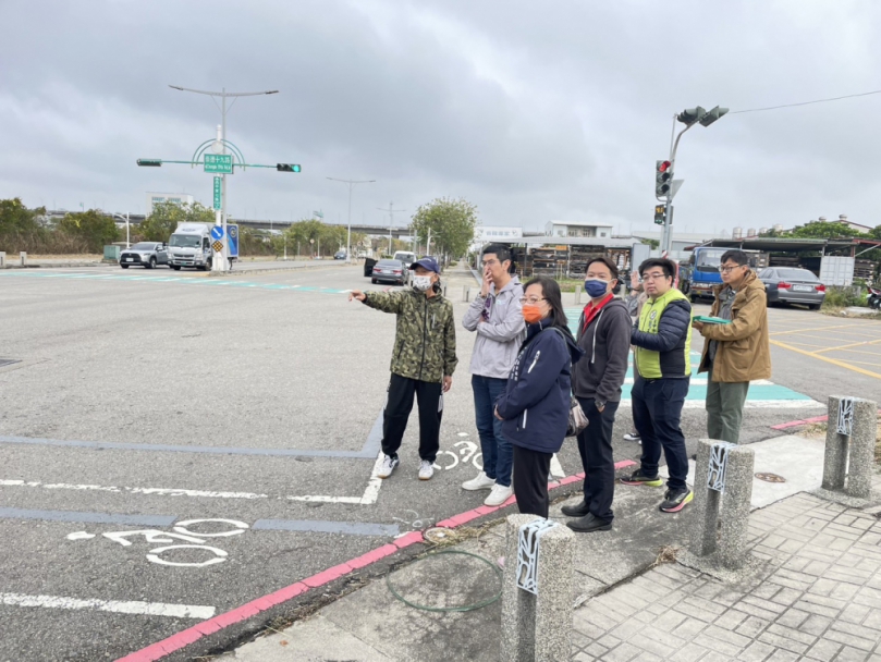 改善台中市潭子區頭家國小學童後門上學交通安全   民進黨台中市議員周永鴻會勘得3共識