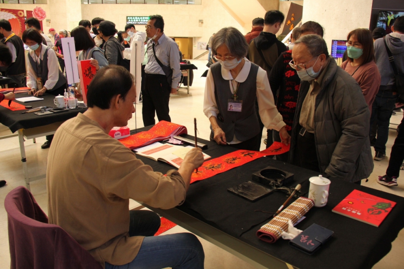 中市文化場館名家揮毫贈春聯   1月4日起陸續登場迎新年