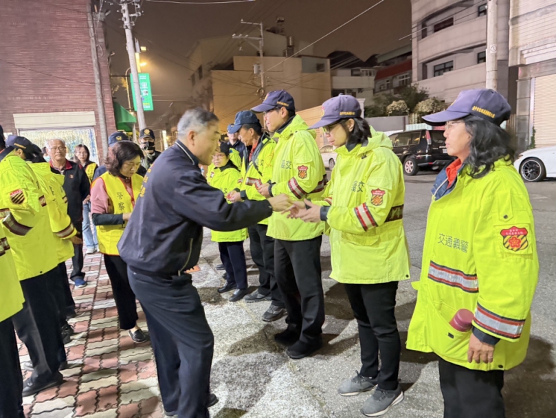 臺中市副市長黃國榮等分別慰問霧峰、太平和烏日三個分局警民力  加強重要節日安全維護