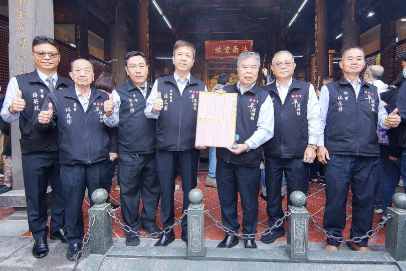 台中樂成宮抽四季籤　台灣國運將是中下格局  董事長何敏誠提醒朝野齊心打拼、否極泰來