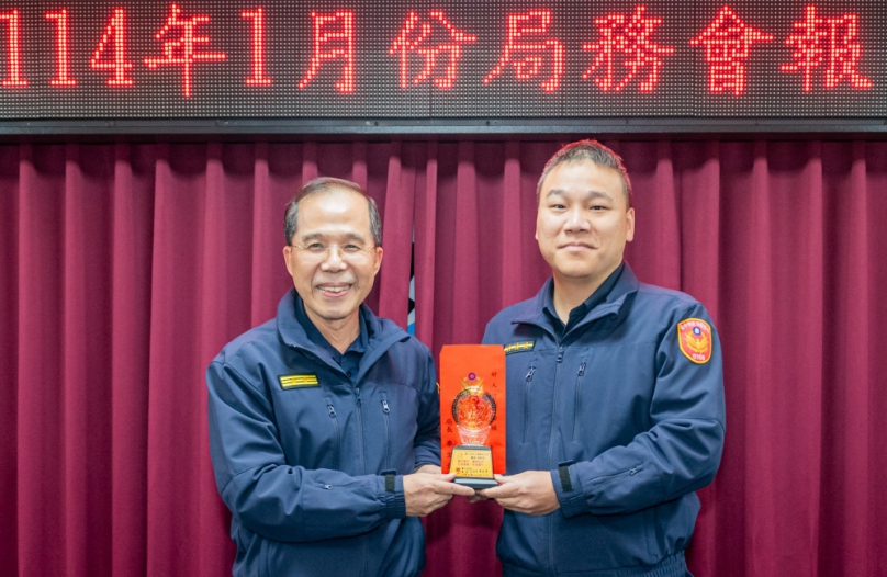 謝家銘制止失控男子砸車   盧廷彰在會報上公開表揚