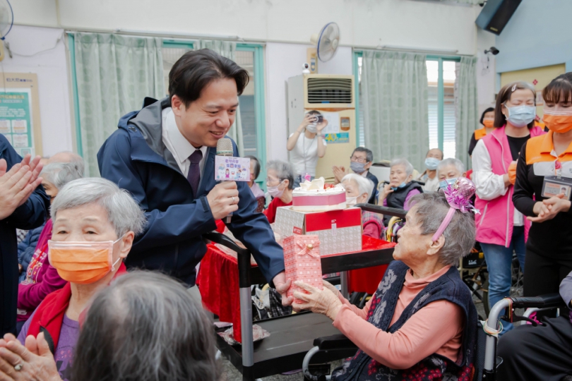 新竹市長輩幸福從「齒」開始   邱臣遠感謝牙醫師公會支持