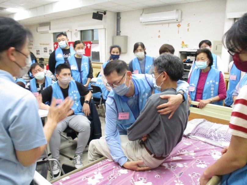 用專業傳遞愛與溫暖   新竹市攜手產業培育照顧人才推「114年度照服專班」