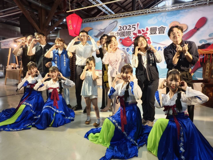 2025台中國際糕豐會登場 巨型太陽餅壽龜亮相