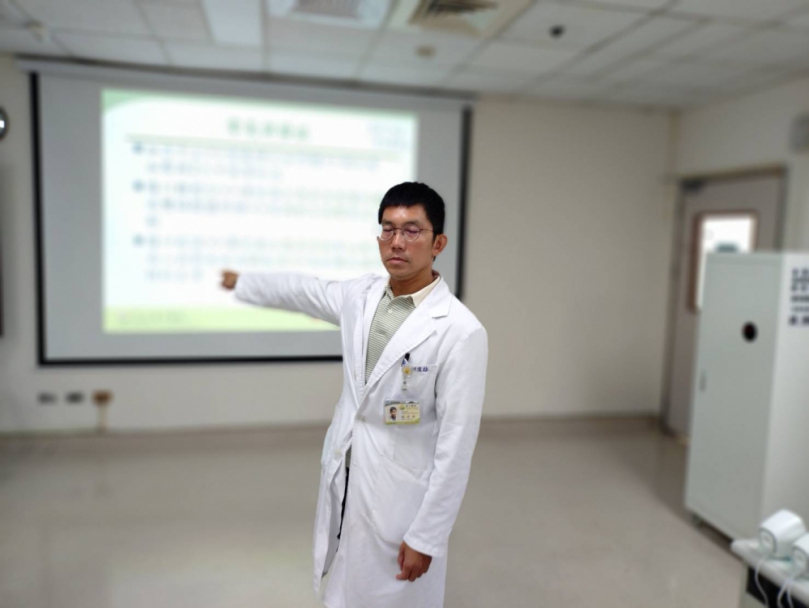 熱衷政治中風男 蛀牙致蜂窩性組織炎