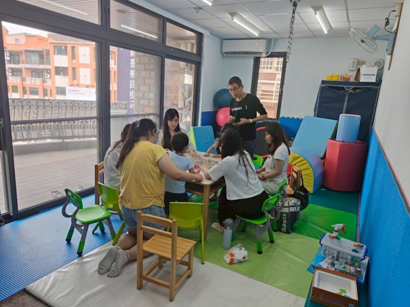 新竹縣家教中心攜手專業早療   3場親子感統活動寓教於樂