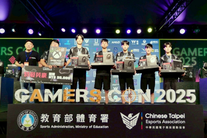 弘光獵鷹戰隊再奪《特戰英豪》大專電競賽冠軍