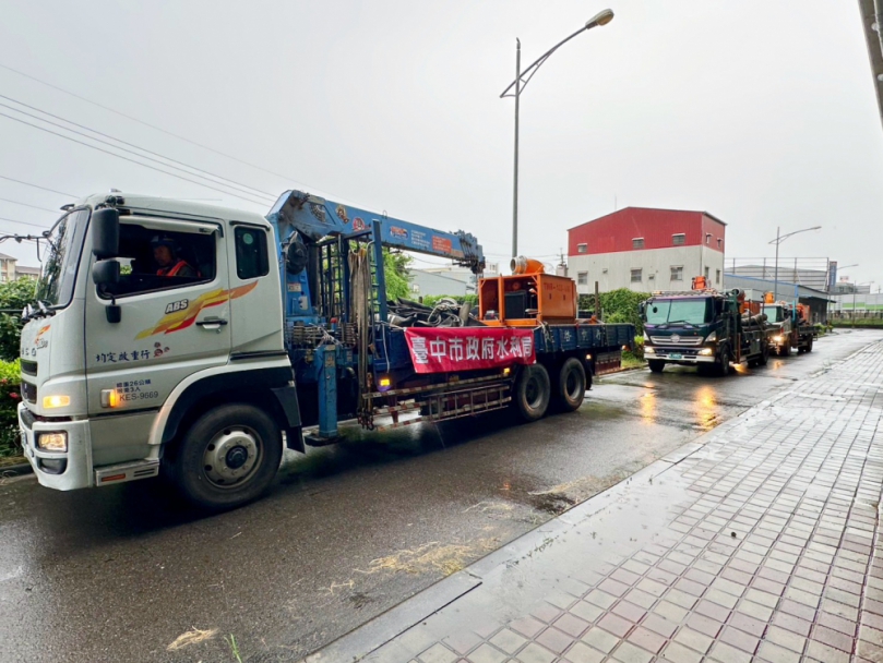 風雨同舟！台中市府調派大型抽水機馳援雲林   已抵達投入救災