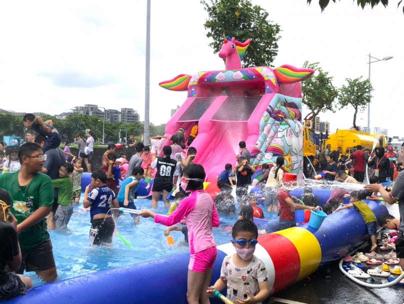 中市太平潑水節親子水戰樂翻天 鄭照新：打造親子共遊夏日盛典