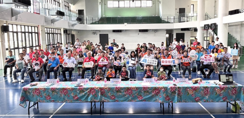 AI機器人夏令營成果驚豔登場  黃佳恬議員領航屯區未來教育，無人機與AI程式點燃孩子科技夢想！