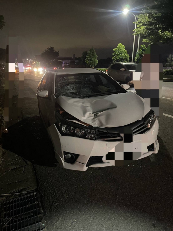 中市沙鹿區一名女子穿越馬路遭車撞擊傷重送醫不治