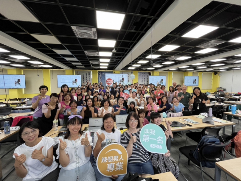 善用AI科技深化數學教學能力   中市第八屆數學「起承轉合教學系統及課程模組」研習開辦