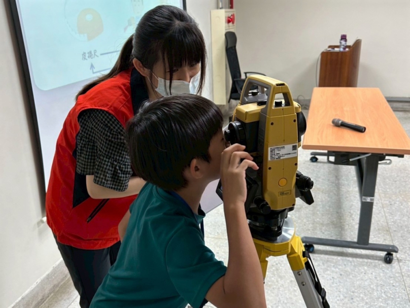 地政工作原來這麼有趣！新竹市學童化身小小地政員實境操作幸福宜居網