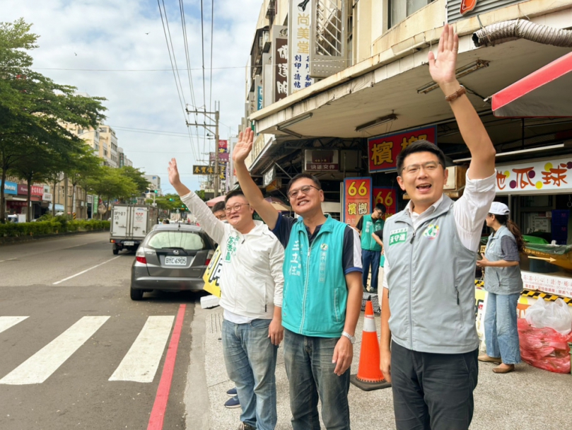「七區齊步走」  民進黨議員王立任與黃守達、施志昌聯同中二罷團夥伴們再度站上街頭  向市民傳達堅持到底決心
