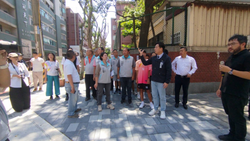 新竹市三民國中通學步道完工   邱臣遠實勘：同學安全第一   細微處也不能放過