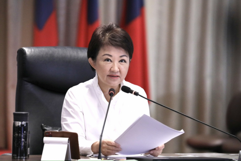 以「台中公園湖心亭」為設計主軸   市長盧秀燕宣布：「台中新市旗」出爐！