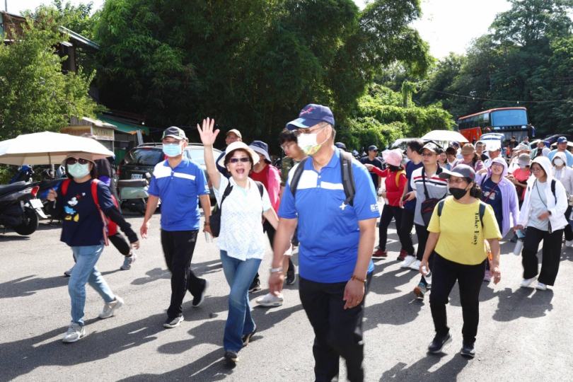 縣府員工登山活動及藝文欣賞暨環境教育研習挑戰撼龍步道