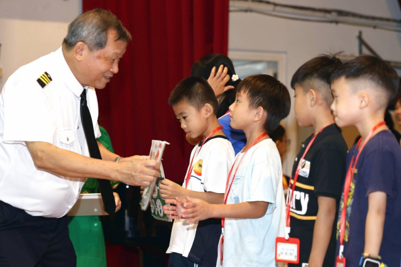 「學習啟航 炎峰起飛」王副縣長送新生禮包陪伴幸福出發