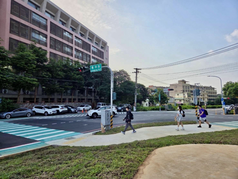 嶺東科大感謝市府貼心規劃！「綠36用地」綠美化完工守護師生通行安全