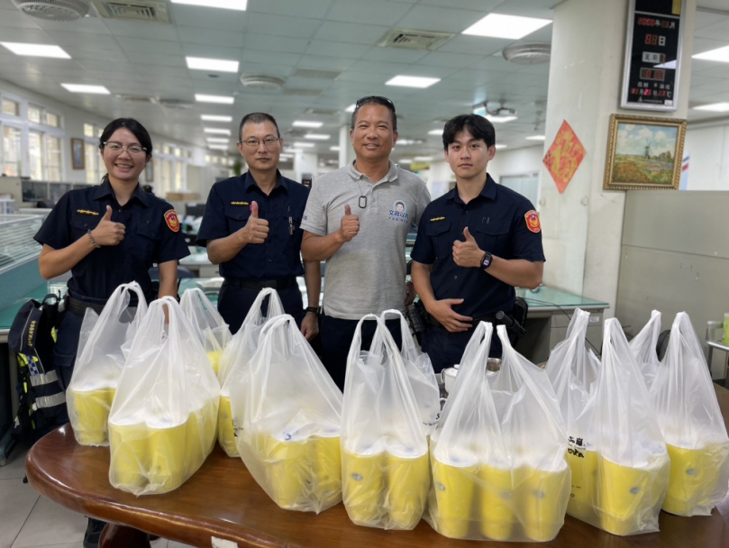 老翁騎車疑失智迷航   暖警急追11小時平安尋回