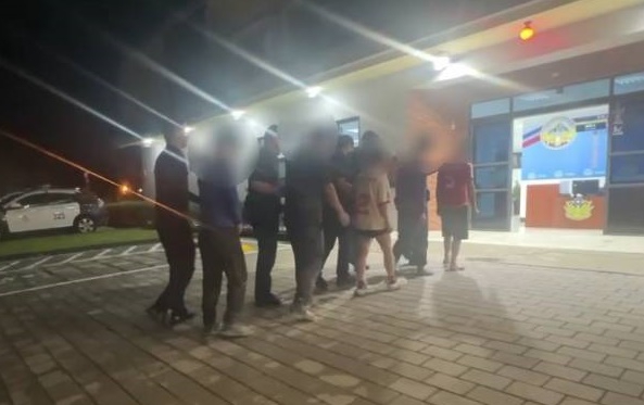 越籍移工夜市聚眾鬧事   東信警雷霆出擊逮五人