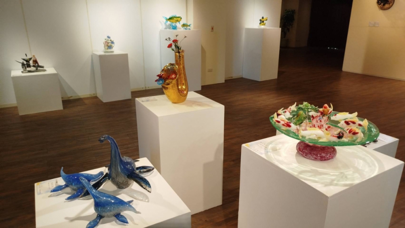 台灣四位玻璃藝術家   50件富生命力作品    「綻放Bloom in Glass」元培光宇藝術中心浪漫開展