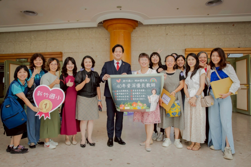 深深一鞠躬   邱臣遠向教師獻上最誠摯感謝