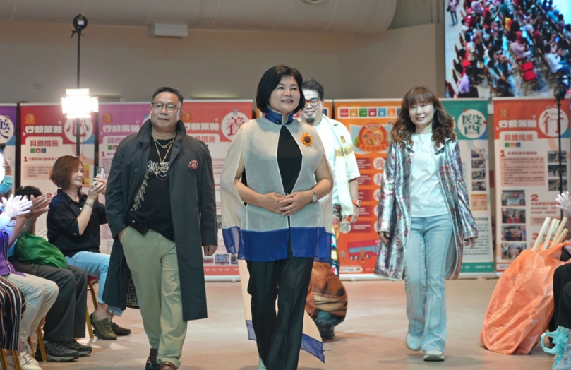 銀齡自信耀雲林活躍老化　縣長張麗善攜手40位長輩走秀展風采