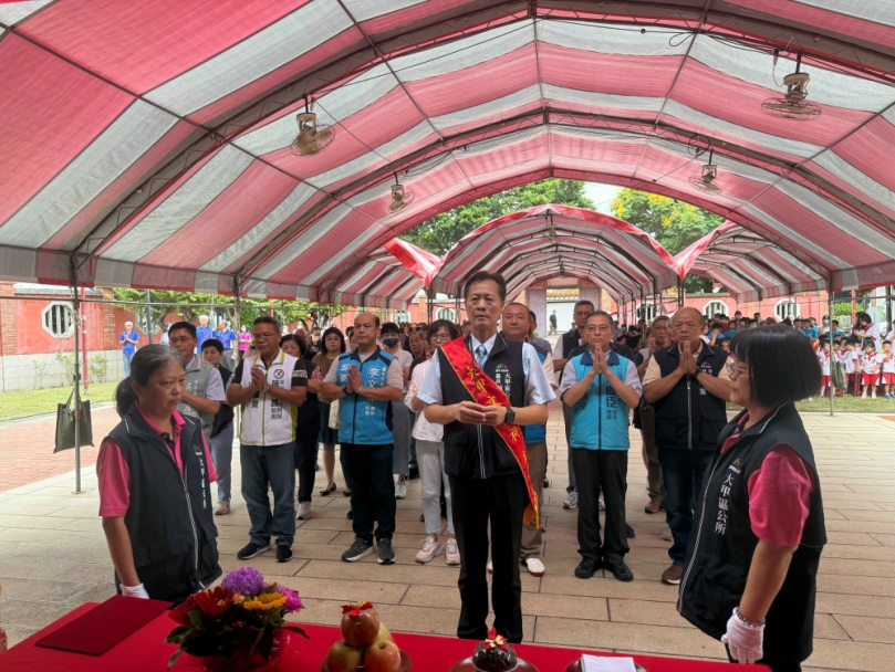 大甲區各界300人為孔聖祝壽、慶祝教師節　品嚐平安湯圓吃壽桃場面熱鬧