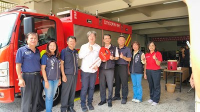 富宇建設機構捐中市消防局小水箱車強化龍井區救災戰力、守護市民安全