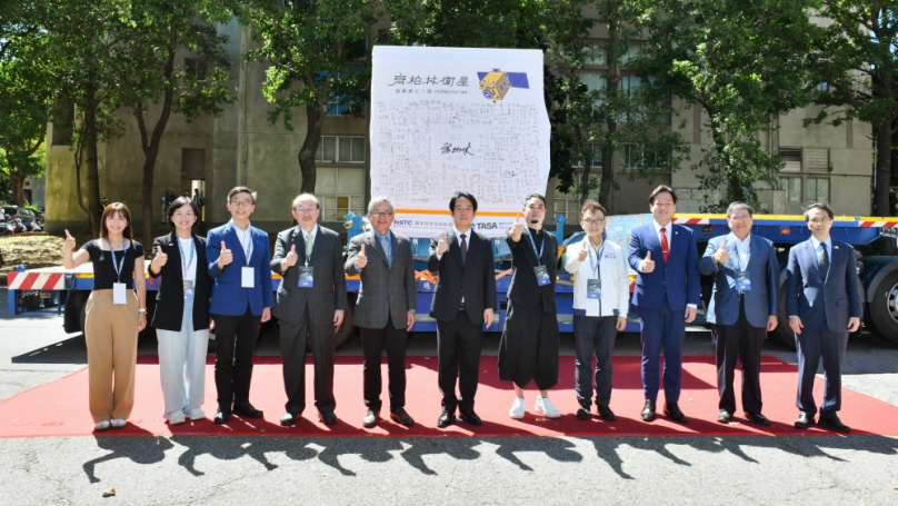 帶著台灣人的希望啟航   「福衛八號」首顆衛星「齊柏林」今起運赴美