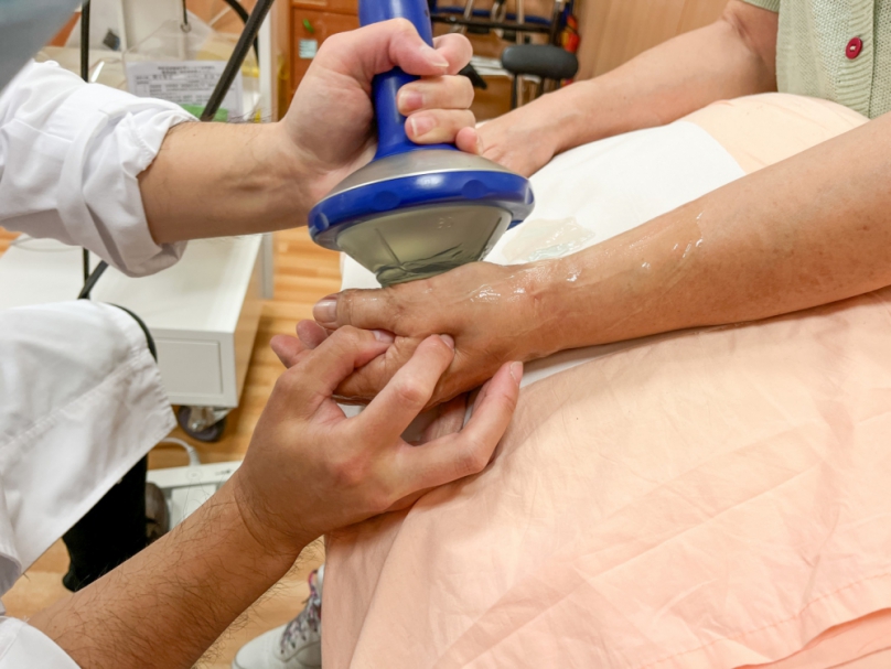 數錢數到「媽媽手」 體外震波幫助擺脫疼痛