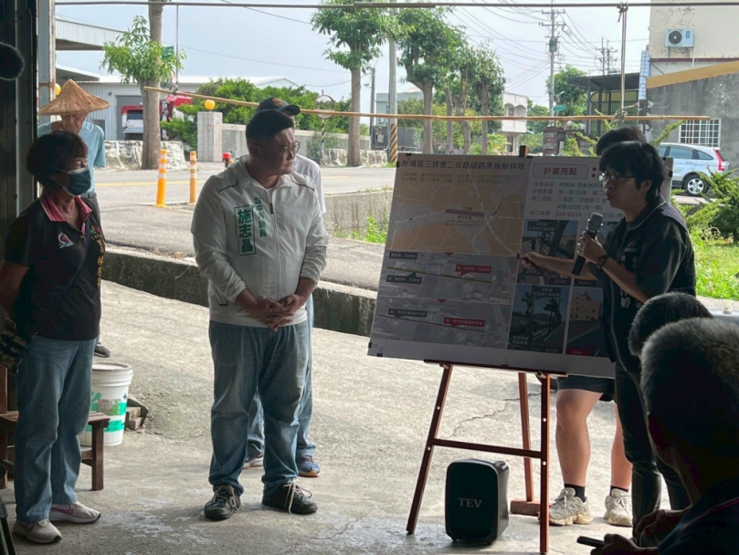 外埔區二崁路黑板樹移除改善啟動　 施志昌：讓里民行車更安全、更順暢