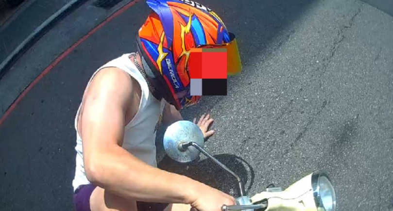 通緝犯騎車帽帶沒扣被攔逃逸撞自小客車為警所逮