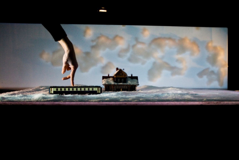 絕美指尖舞蹈遇上舞台電影魔法，《Kiss & Cry》打造如夢似幻的記憶旅程