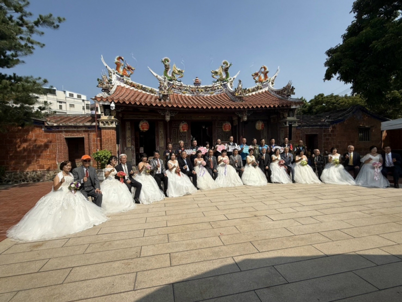 大甲區公所舉辦「情牽一世」銀色婚紗活動  文昌祠見證恆久情