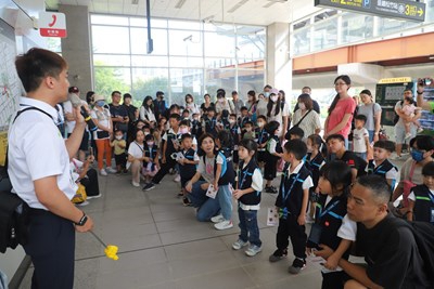 台中捷運「小小站長」體驗熱烈登場寓教於樂推廣安全與環保教育