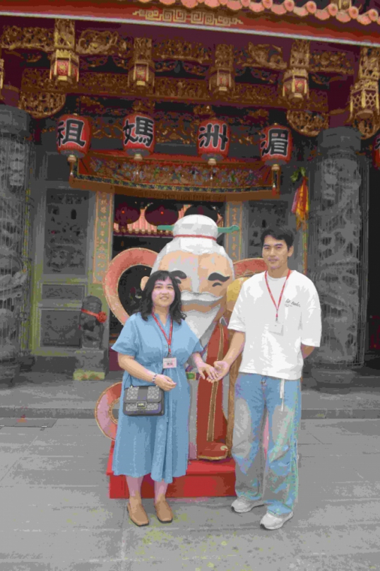 四十名未婚男女至梧棲朝元宮求月老賜姻緣