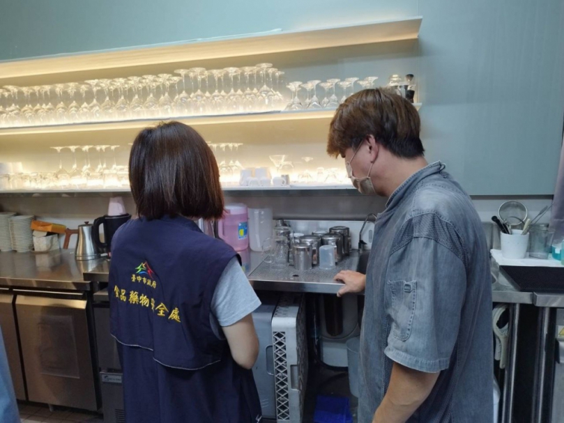 西區某餐廳疑似食物中毒  中市食安處派員稽查  最高可處2億元罰鍰