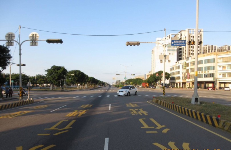 男子開車於中市梧棲區撞擊加拿大籍來台旅遊行人受傷送醫