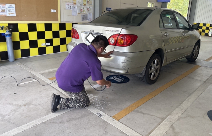 保護好空氣！新竹市環保局輔導汽車代檢廠   落實排氣檢驗服務