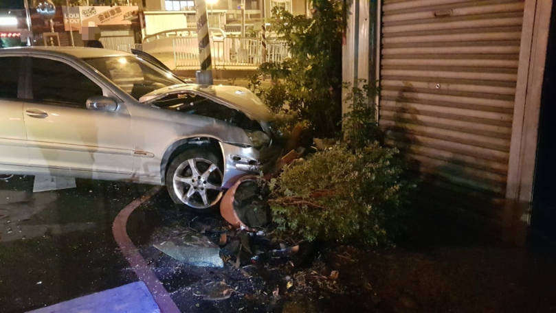 北屯區深夜驚傳車禍意外造成二名駕駛皆受傷掛彩