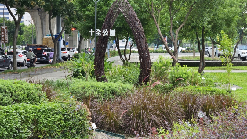 中市建設局低碳永續績效奪雙冠！榮摘113年度「溫室氣體管制」與「永續發展」雙料首獎肯定