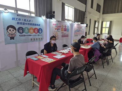 中市勞工局助聽障青年突破求職困境