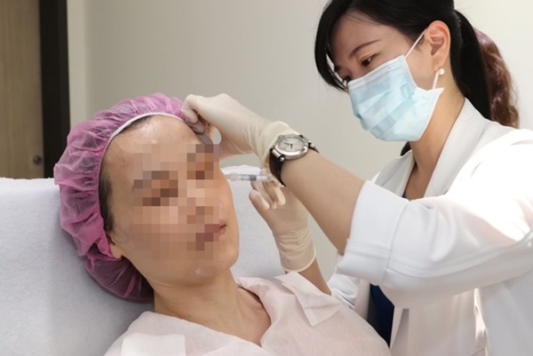 換季乾燥肌求救！水光針選擇安全產品與專業醫師才安心