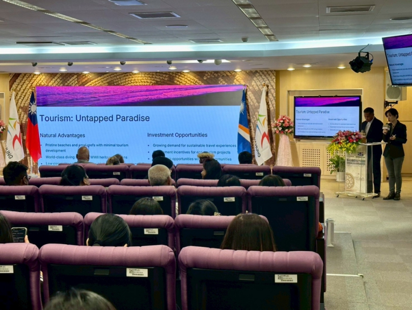 友邦交流加碼體驗購物節！馬紹爾穆勒部長率團訪中市府  副市長黃國榮：深化經貿合作